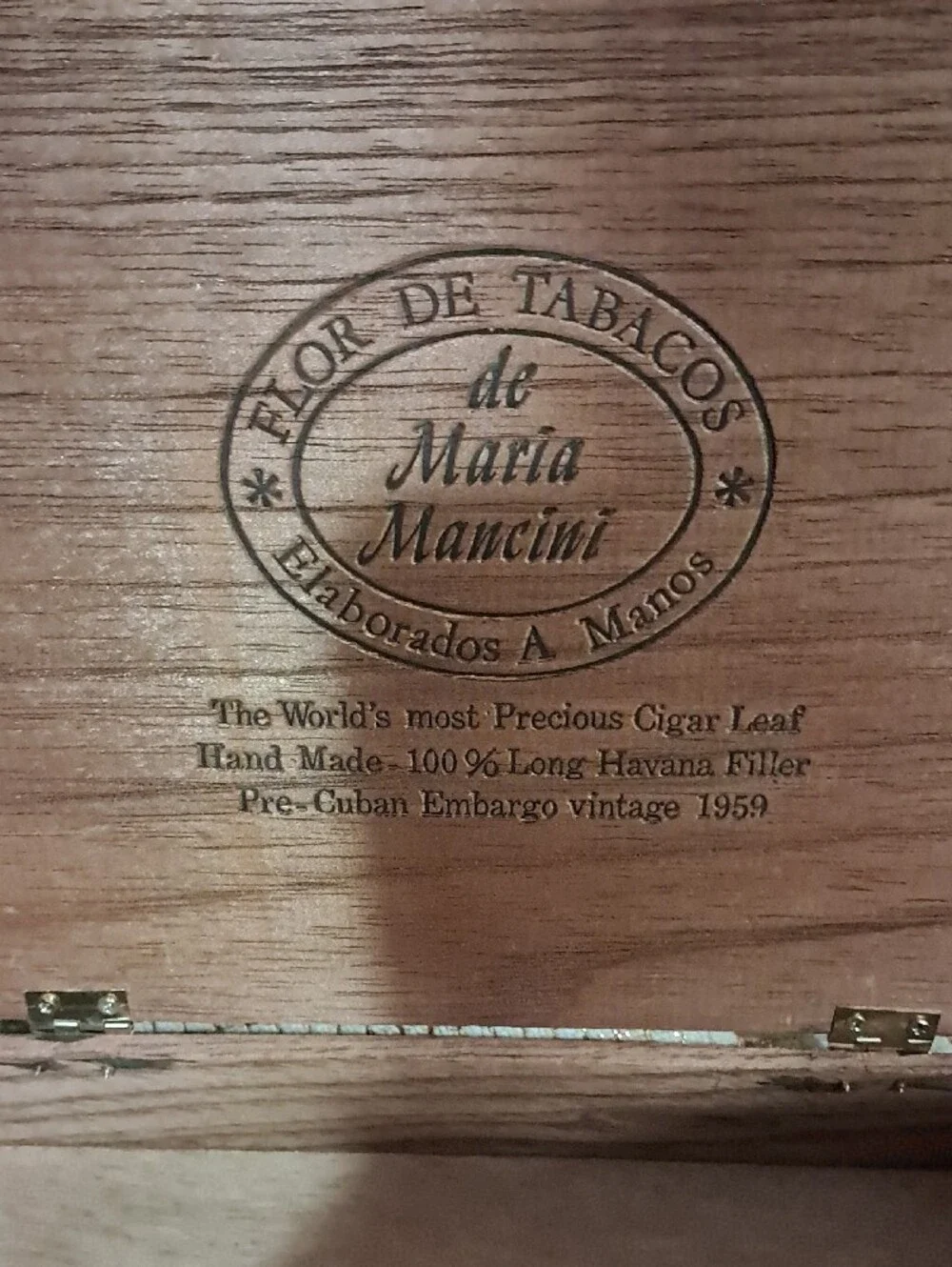 Flor de Tabacos de Maria Mancini Wooden Cigar Box - Brown